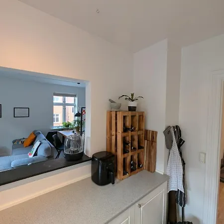 Apartamento Cozy 2 Bedroom Close To Train, City, And