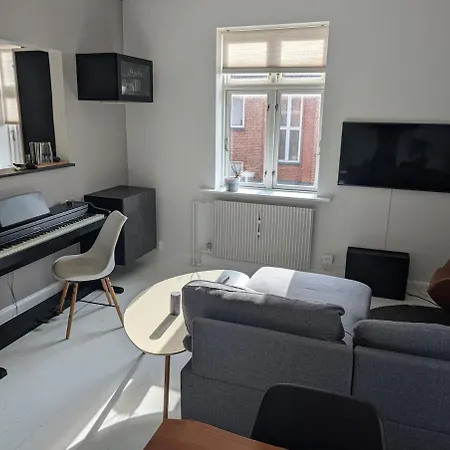 Cozy 2 Bedroom Close To Train, City, And فيغيرشِه