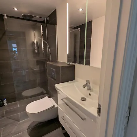 Leilighet Cozy 2 Bedroom Close To Train, City, And