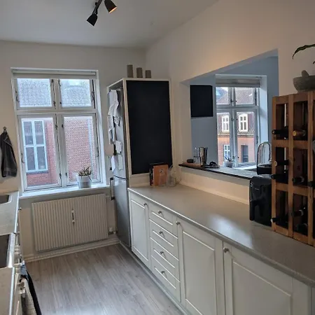 Cozy 2 Bedroom Close To Train, City, And Apartamento *