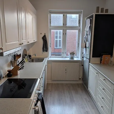 Cozy 2 Bedroom Close To Train, City, And شقة *